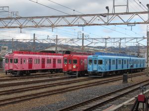 메데타이 덴샤왼쪽부터 "사치", "나나", "카이"