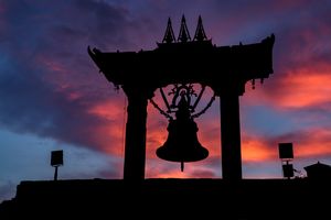 파탄 두르바르 광장의 저녁 종소리