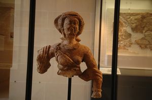 여성의 흉상, 아마도 아르테미스 신전에서 온 아르테미스.