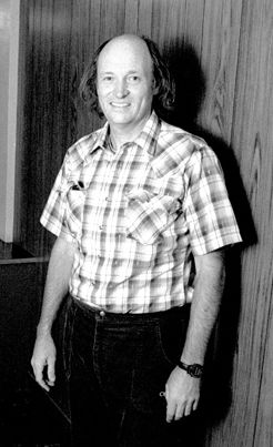 "Out-Bloody-Rageous"의 테이프 루프는 테리 라일리에게서 영감을 받았다.