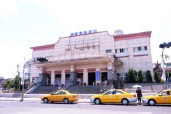 뤄둥역 동쪽 출구