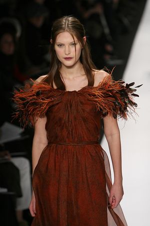 캐서린 맥닐, 캐롤리나 헤레라 쇼에서