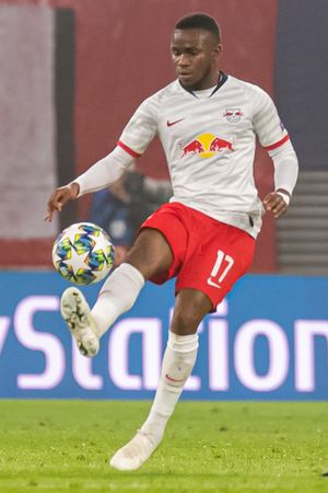 아탈란타의 공격수 아데몰라 루크먼은 유로파 리그 결승전에서 최초로 해트트릭을 기록하여 경기 최우수 선수로 선정되었다.