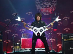 바티오의 더블 기타