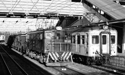 화물 영업을 하던 시절의 사카도역 (1977년). 오고세선의 7800계와 ED5010형 견인 화물 열차