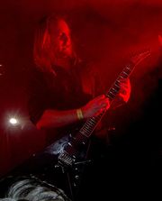 앤디 스냅은 Endgame과 메가데스의 이전 스튜디오 앨범인 United Abominations을 프로듀싱했다.