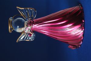 라텐베르크에서 제작 및 구매한 유리 종 모양의 천사 장식품