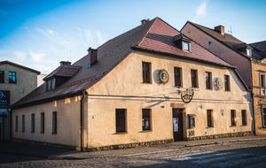 16세기 Gwarek House(1744년 합스부르크 통치 종식 후 첫 루터교 예배가 열린 곳으로, 목사 사무엘 루드비크 자사디우스가 언급했다.)