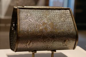 코톨드 백, 현존하는 세계에서 가장 오래된 손가방으로 추정