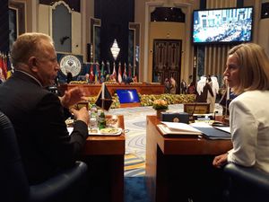 베흐제트 파촐리와 페데리카 모게리니