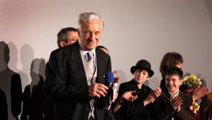 세르지우 니콜라에스쿠의 카롤 1세 시사회에서