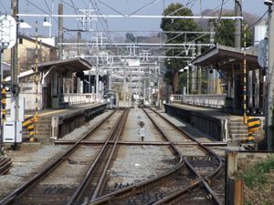 이리우다역의 복선 궤간 구간