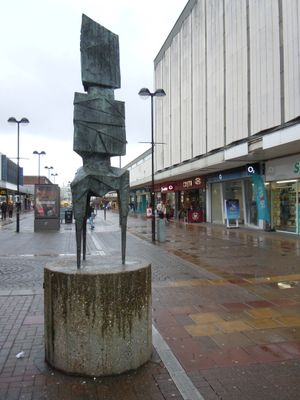 린 채드윅의 작품 Trigon in 할로 타운 센터