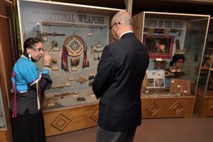 보이드 러더퍼드 메릴랜드주 부지사가 피스카타웨이 인디언 박물관 및 문화 센터에 방문한 모습