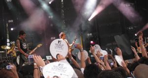 MTV 월드 스테이지 라이브 말레이시아에서 공연하는 보이즈 라이크 걸스