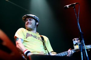 2007년 공연 중인 팻 마이크