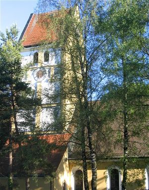 성 코르비니안 교회는 운터하힝에서 가장 오래된 건물로 "구 마을" 안에 위치해 있다.
