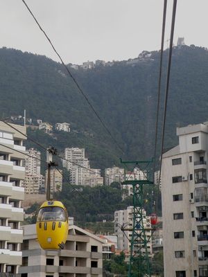 주니에 텔레페리크가 방문객들을 하리사로 데려다준다.