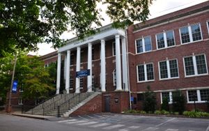 미들 테네시 주립 사범대학 부설 학교(현재의 호머 피타드 캠퍼스 스쿨)는 국립 사적지에 등재되어 있다.