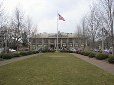 마켓 스퀘어의 이전 마셜 필드 백화점; 2008년 1월 폐점