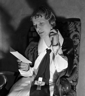 맥퍼슨은 수많은 증명되지 않은 성적 혐의의 대상이었다.