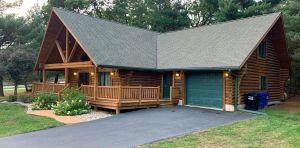 위스콘신주 워렌스에 있는 통나무집