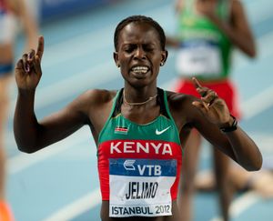 젤리모가 2012년 세계 실내 선수권 대회에서 우승을 자축하고 있다.