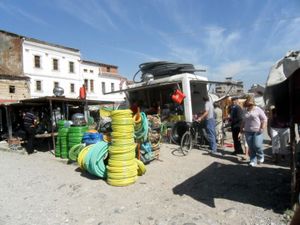 코르차 시내 시장