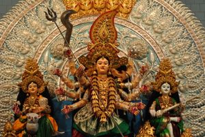 Chaudhury Bazar의 여신 Durga 우상
