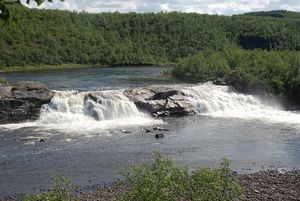 알타-카우토케이노 강에 있는 파이케포센 폭포