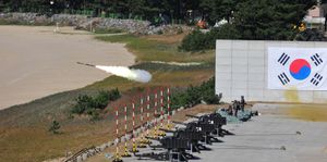 2013년 방공유도탄 사격대회의 발칸포와 발사되는 미스트랄