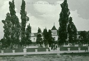 캐나다 온타리오주 포트이리의 이리 비치 호텔. 1975년 화재로 소실되었다. 현재 포트도버, 온타리오에 있는 이리 비치 호텔과 혼동하지 말 것.