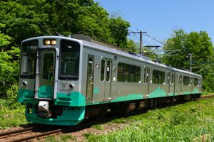 에치고토키메키 철도 ET127계 V2편성 ETR 도색