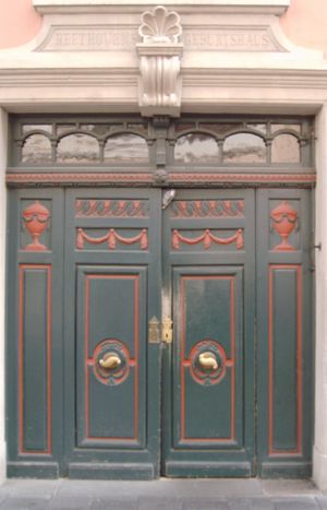 1770년 12월 17일 루트비히 판 베토벤의 출생지인 본가세 20번지의 현관