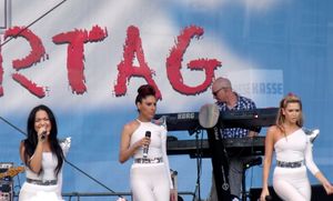 2010년 6월 FFN 킨더타크에서 Ladylike를 홍보하는 몬로즈