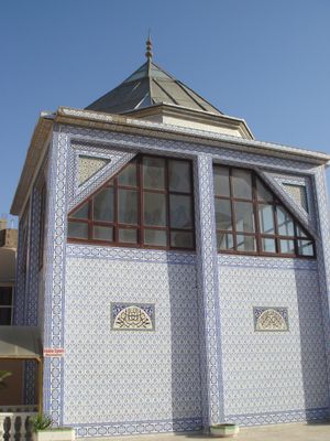 이곳은 지역적으로 이슬람 및 아브라함 계열 예언자인 누(노아)의 무덤으로 여겨진다.