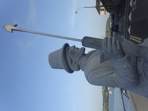 요절한 에이허브 선장 동상, 영화 촬영을 기념하여 요절에 세워짐