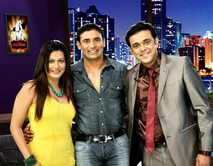 파얄 로하트기와 쌈그람 싱이 자이 힌드! 쇼 세트에서 수미트 라가반과 함께