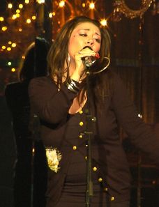 2009년 공연하는 부에나