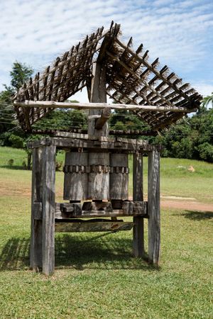 고이아스 주(Goiás), 브라질의 오래된 나무 사탕수수 압착기