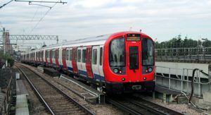 웨스트햄 역을 출발하는 S7 차량