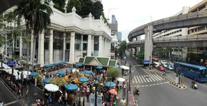 랏차프라송 교차로의 에라완 사당