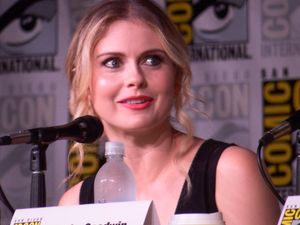 2016년 샌디에고 코믹콘에서 iZombie 패널에 참여한 맥아이버