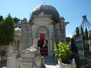 오스만 파샤의 묘