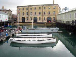 마스트 연못(나중에 보트 연못으로 사용됨)은 1665년부터 시작되었다. 마스트와 돛대에 사용되는 목재는 건조 및 갈라짐을 방지하기 위해 연못에 보관되었다.