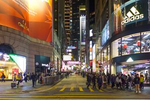 댕귈라 거리와 퀸스 로의 교차로