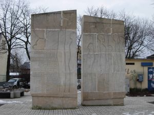 제2차 세계 대전 중 독일 점령군과의 싸움에서 전사한 폴란드인 기념비