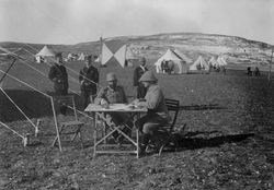 1917년 4월 팔레스타인 남부 지휘소의 제말 파샤와 참모총장 푸아드 베이