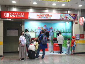 2021년 타이베이의 쇼핑몰에서 열린 페이퍼 마리오: 종이접기 킹의 데모 부스