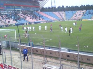 아르게슈 국제 구장에서 페널티 킥을 찰 준비하는 카페타노스